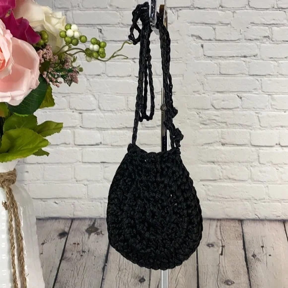 Beautifully Simple Black Crochet Shoulder/Crossbody Bag - Picture 4 of 17